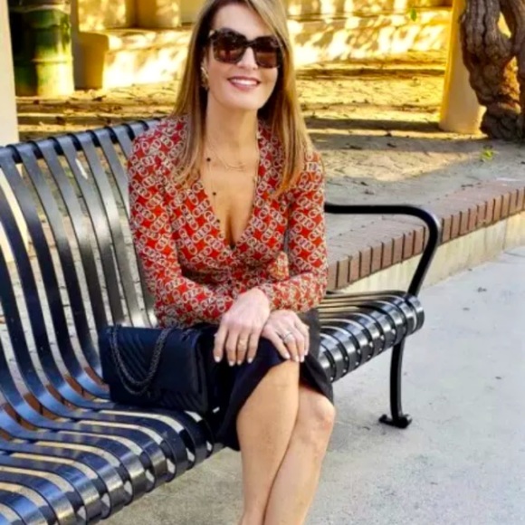 cAbi 3951 Ringleader Wrap Stretch Long Sleeve Top Mesh Signet Chain Print M NWOT - Picture 3 of 5